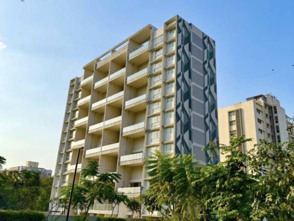 Ready to move 3 bhk 2200 sqft carpet flats for sale in marvel bounty hadapsar pune